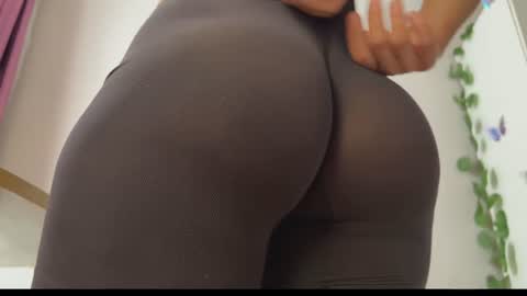 ingridhotty online show from July 2026 02:02:02 PM