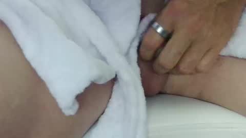 Snapshot of injmolder2 chatting on February 2026 11:59:01 AM Hanging Out online show from February 2026 11:59:01 AM