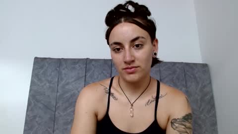 lyan onlyfans n linda online show from October 2025 07:25:02 PM