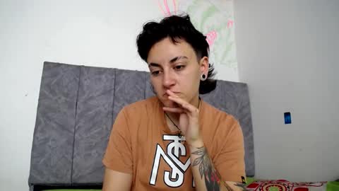 lyan onlyfans n linda online show from December 2025 04:33:01 PM