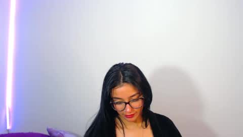 Snapshot of innocent_fox chatting on January 2025 03:54:02 AM Abril online show from January 2025 03:54:02 AM