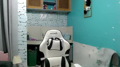 Reign online show from March 2026 06:12:02 PM