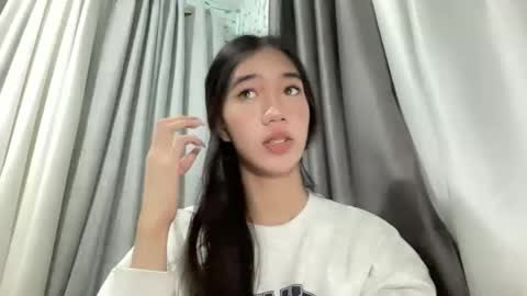 Snapshot of innocent_reign69 chatting on May 2026 11:35:01 PM Reign online show from May 2026 11:35:01 PM