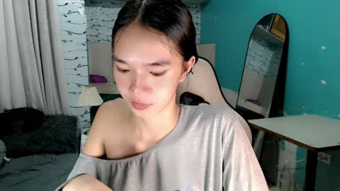 Snapshot of innocent_reign69 chatting on May 2026 04:15:02 PM Reign online show from May 2026 04:15:02 PM