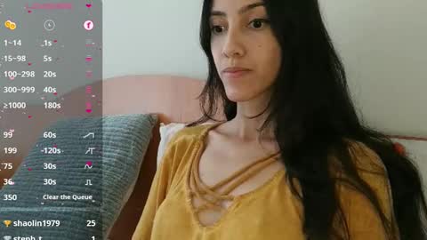 Laroa online show from December 2024 09:57:01 PM