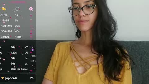 Laroa online show from February 2025 08:58:02 PM