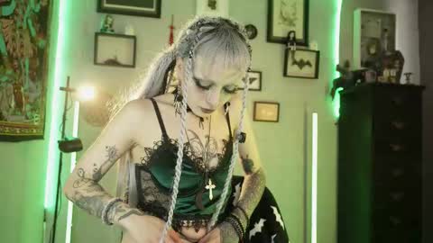 Snapshot of insania_999 chatting on February 2026 04:14:02 PM SANIA online show from February 2026 04:14:02 PM