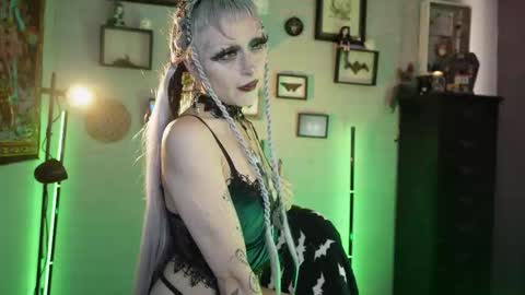 Snapshot of insania_999 chatting on February 2026 04:18:01 PM SANIA online show from February 2026 04:18:01 PM