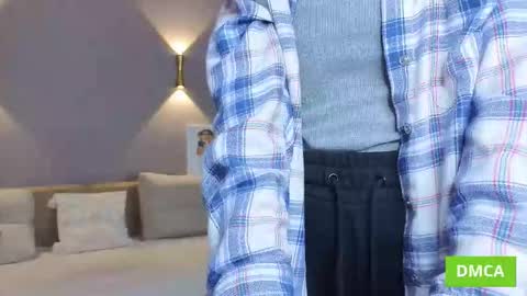 Snapshot of instashorts chatting on January 2026 07:01:02 AM Yennefer online show from January 2026 07:01:02 AM