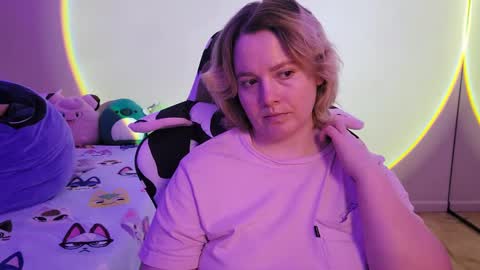 Faye online show from February 2025 10:15:02 AM