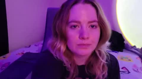 Faye online show from November 2025 04:38:01 AM