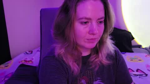 Faye online show from December 2025 06:20:02 AM