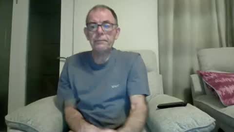 inthemood63 online show from April 2026 10:01:01 PM