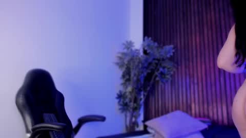 io_chie_ online show from October 2025 04:41:01 PM