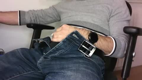 ipattyrri online show from November 2025 05:22:01 PM