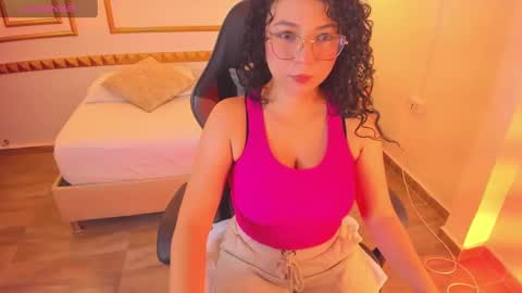 Irantzu online show from February 2025 07:37:02 PM