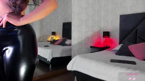 Queen Iris online show from March 2026 04:22:02 PM