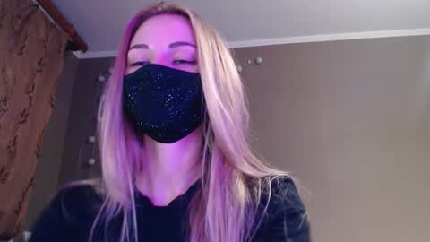 Lily online show from September 2025 04:01:02 PM