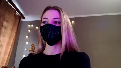 Lily online show from December 2025 12:02:02 PM