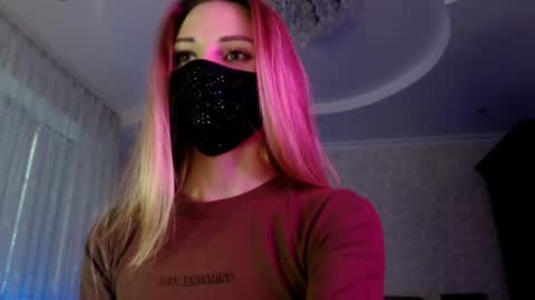 Snapshot of iris_lave chatting on June 2026 05:37:01 PM Lily online show from June 2026 05:37:01 PM