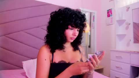 Snapshot of iris_licht chatting on June 2026 05:04:01 PM Iris Licht online show from June 2026 05:04:01 PM
