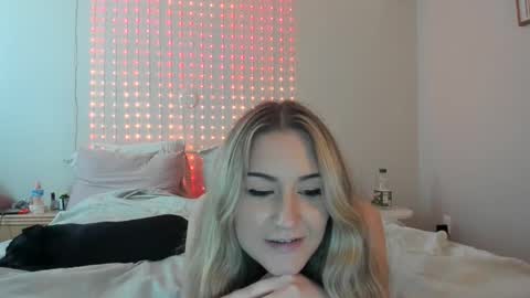 Snapshot of iris_roslin chatting on June 2026 12:04:02 AM Iris 3 online show from June 2026 12:04:02 AM