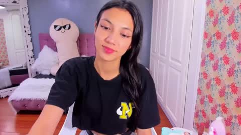 Snapshot of iris_stone_ chatting on December 2024 06:39:01 PM Iris online show from December 2024 06:39:01 PM