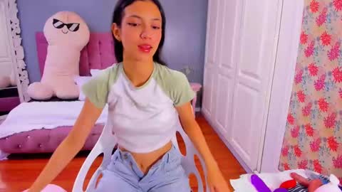 Snapshot of iris_stone_ chatting on January 2025 10:32:01 AM Iris online show from January 2025 10:32:01 AM