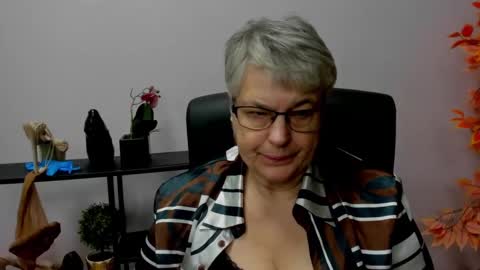Snapshot of iris_xdesire chatting on December 2024 10:55:02 AM I R I S online show from December 2024 10:55:02 AM