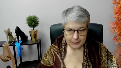 Snapshot of iris_xdesire chatting on January 2025 07:12:02 AM I R I S online show from January 2025 07:12:02 AM