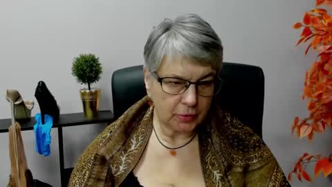 Snapshot of iris_xdesire chatting on January 2025 11:04:02 AM I R I S online show from January 2025 11:04:02 AM