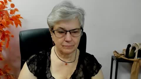 Snapshot of iris_xdesire chatting on September 2025 06:18:01 AM I R I S online show from September 2025 06:18:01 AM
