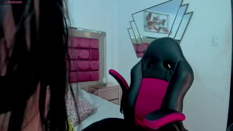 irisblume online show from February 2026 12:06:01 PM