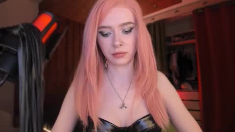 Miss Iris Fansly Miss Iris new inst.  online show from November 2025 06:43:02 PM