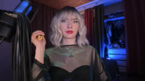 Miss Iris Fansly Miss Iris new inst.  online show from December 2025 10:47:01 PM