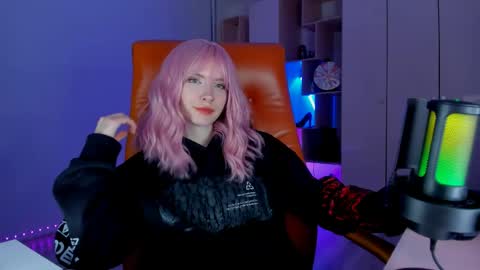 Miss Iris Fansly Miss Iris new inst.  online show from April 2026 07:11:02 PM