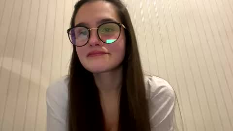 irisss31 online show from February 2025 06:53:01 PM