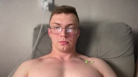 Iron online show from October 2025 09:28:02 PM