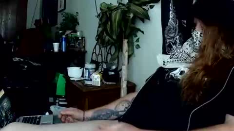 ironfoxx064 online show from October 2025 08:53:02 PM