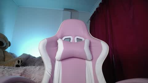 Isabella  online show from September 2025 10:48:01 AM