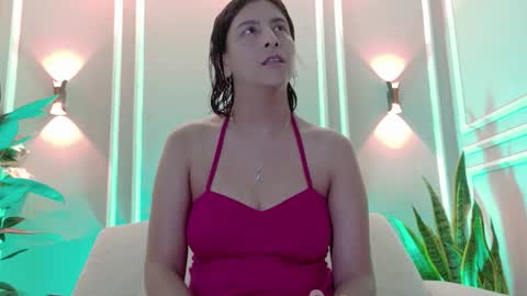 Snapshot of isa_kis_1 chatting on February 2026 12:04:02 PM Isabella online show from February 2026 12:04:02 PM