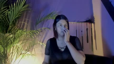 Snapshot of isa_kis_1 chatting on April 2026 12:03:01 PM Isabella online show from April 2026 12:03:01 PM