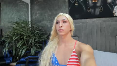 Isa Lancaster online show from September 2025 07:30:02 PM