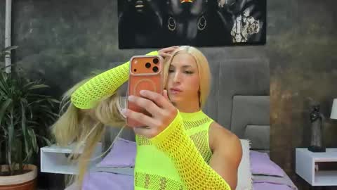 Isa Lancaster online show from March 2026 08:01:01 PM