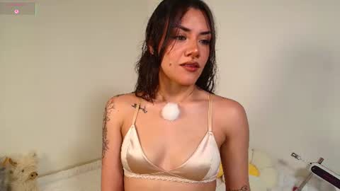 Snapshot of isa_laurentt chatting on June 2026 02:06:01 AM Isabella Laurentt online show from June 2026 02:06:01 AM