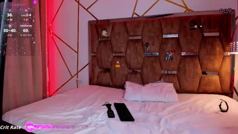 Isa and Leo online show from October 2025 07:55:02 PM