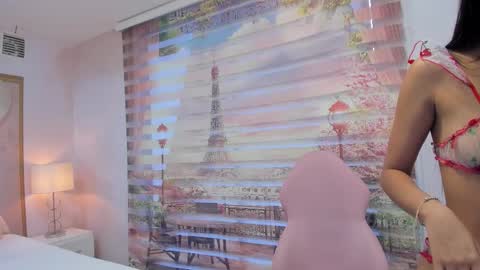 Snapshot of isa_little4u chatting on September 2025 11:24:01 AM online show from September 2025 11:24:01 AM