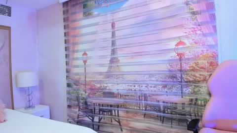 Snapshot of isa_little4u chatting on September 2025 10:31:02 AM online show from September 2025 10:31:02 AM