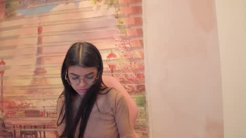 Snapshot of isa_little4u chatting on October 2025 10:25:01 AM online show from October 2025 10:25:01 AM