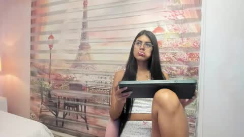Snapshot of isa_little4u chatting on October 2025 03:20:02 AM online show from October 2025 03:20:02 AM